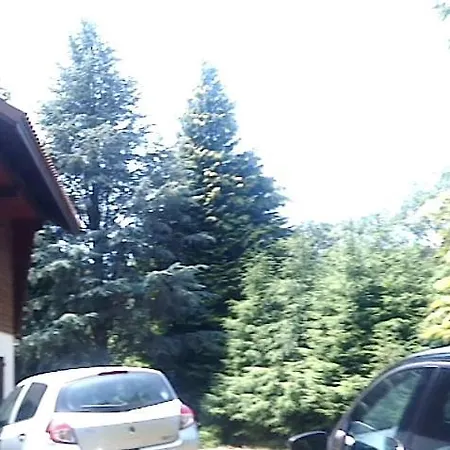 Chalet Du Lac Bed & Breakfast 3*